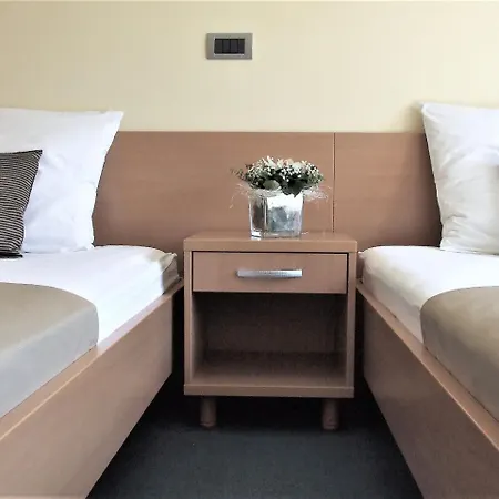 Hotel Central Slavonski Brod Extérieur photo